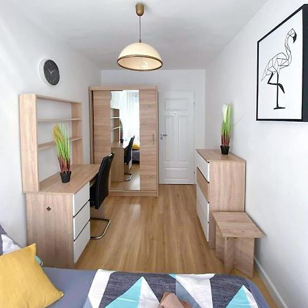 Bright Room №2 Grzybowska 9 Варшава Екстер'єр фото