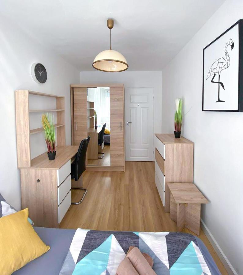 Bright Room №2 Grzybowska 9 Варшава Екстер'єр фото